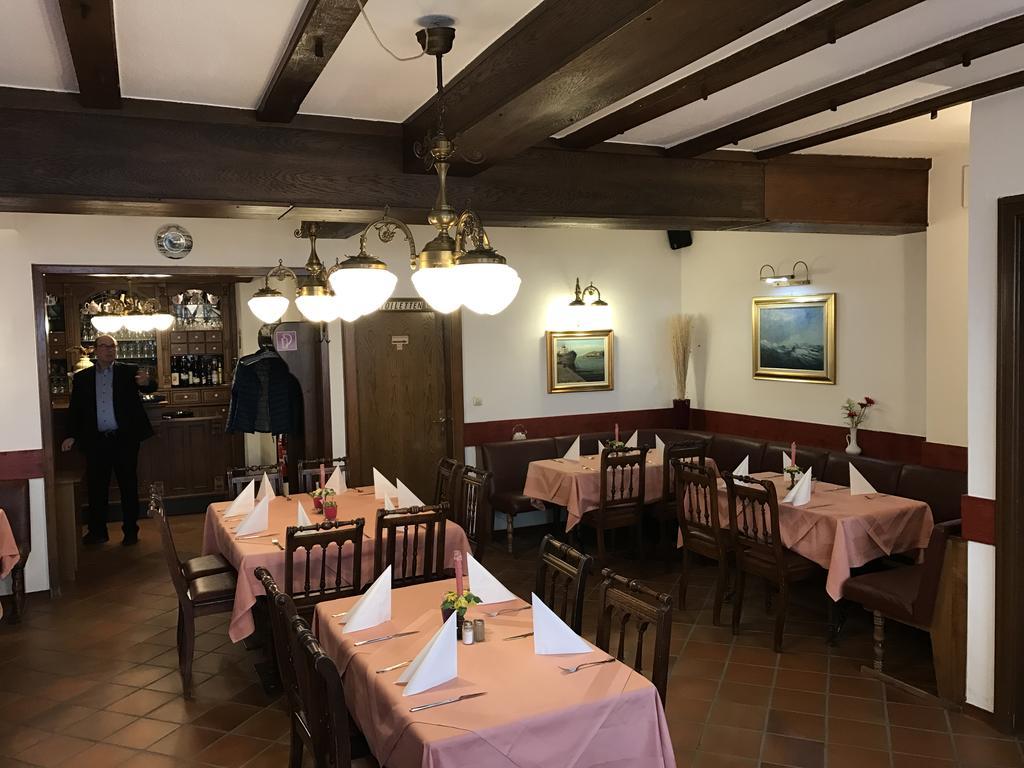 Hotel Ratskeller 첼 안 데어 모젤 외부 사진
